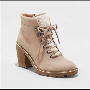 Universal Thread Boots